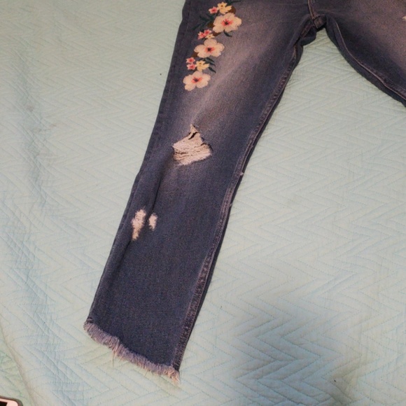 Jeans - Picture 3 of 4